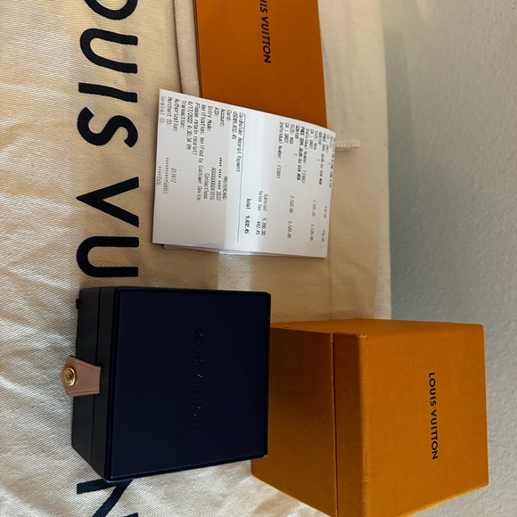 Authentic Louis Vuitton Idylle Blossom Diamond Earrings Yellow Gold - Picture 2 of 12